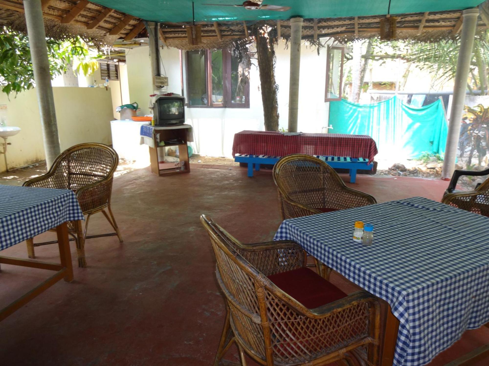 Hotel Thushara Kovalam Zewnętrze zdjęcie